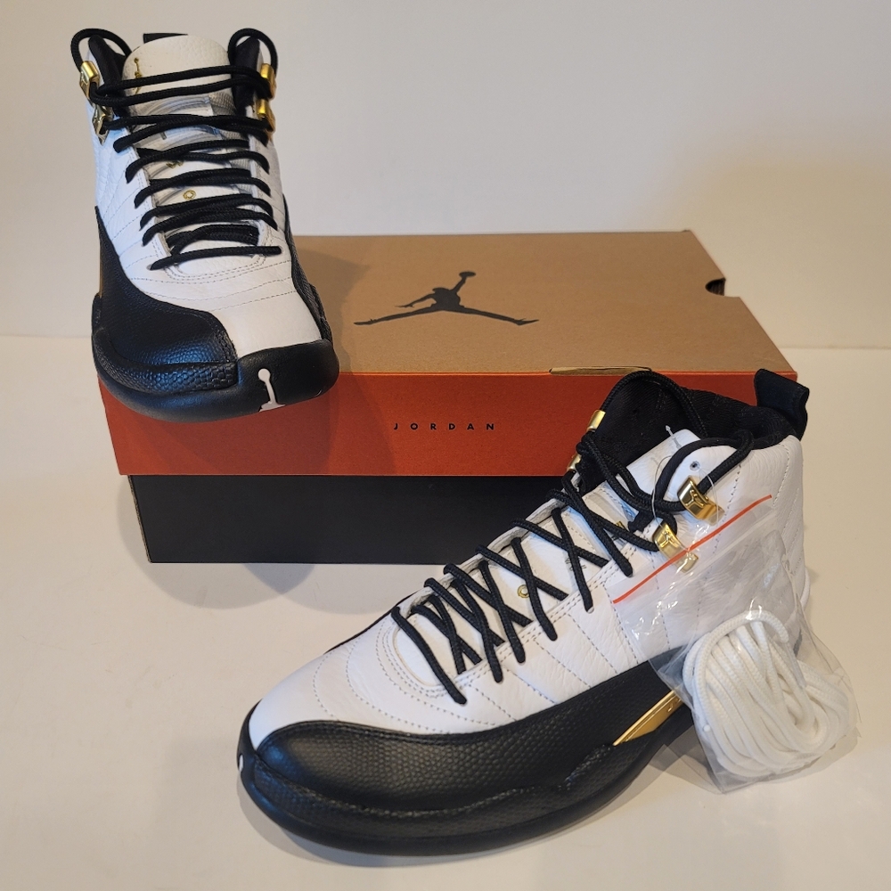 Men US 7.5  - Jordan 12 Retro Playoff Taxi